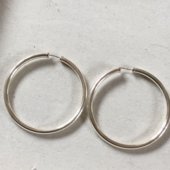 Sterling Hoops Classic - Picture 1 of 2